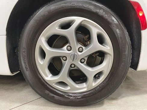 Used 2022 Chrysler Pacifica Limited image 13