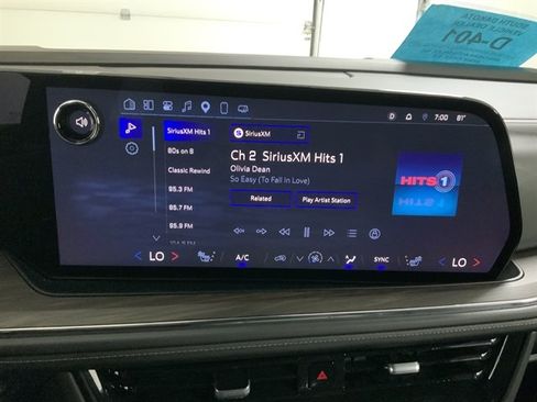 Used 2025 Chevrolet Suburban Z71 AWD/4WD image 29
