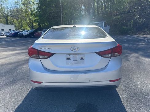 Used 2016 Hyundai Elantra SE image 17