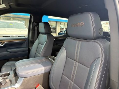 Used 2024 Chevrolet Silverado 1500 High Country w/ Technology Package AWD/4WD image 17
