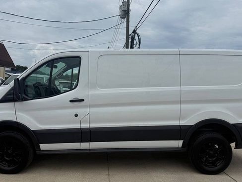 Used 2019 Ford Transit 250 130 Low Roof w/ Exterior Upgrade Package RWD image 4
