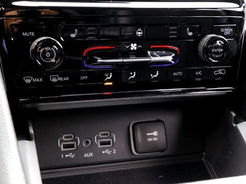 New 2025 Jeep Grand Cherokee L Laredo image 15