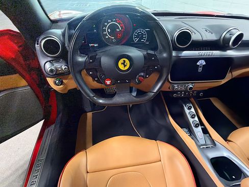 Used 2020 Ferrari Portofino RWD image 16