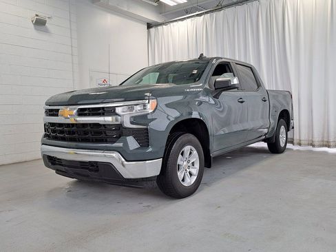 Used 2025 Chevrolet Silverado 1500 LT image 2