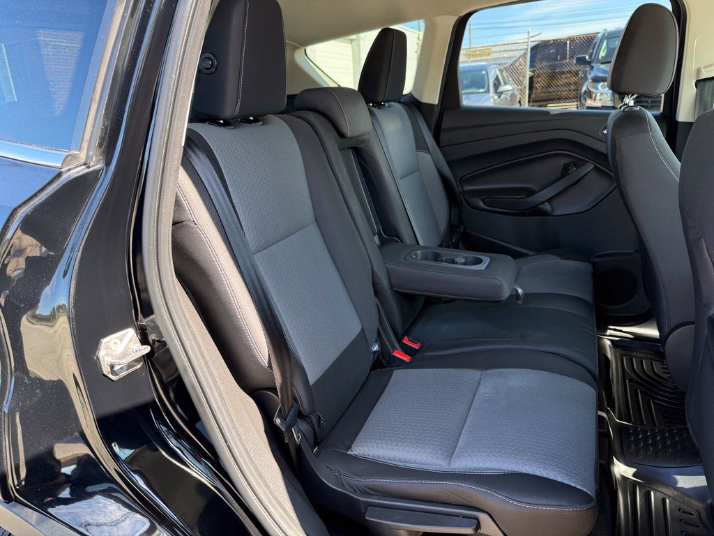 Used 2017 Ford Escape SE w/ Equipment Group 201A FWD image 20