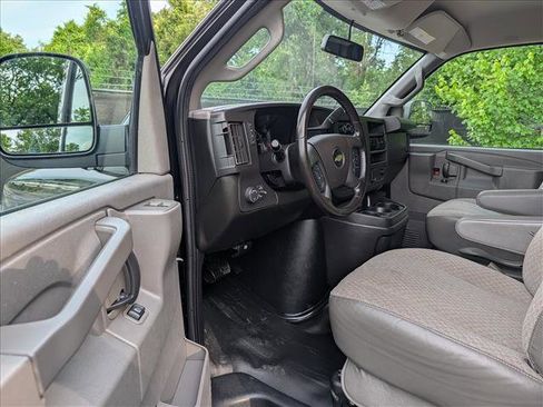 Used 2021 Chevrolet Express 2500 w/ Driver Convenience Package RWD image 17