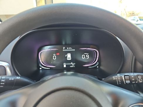 Used 2025 Kia Soul LX w/ LX Technology Package FWD image 22