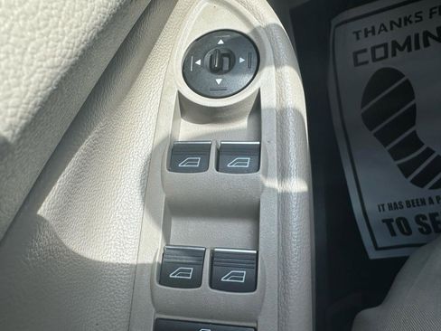 Used 2017 Ford Escape Titanium image 13