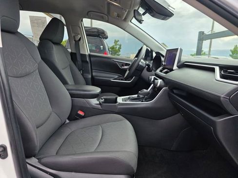 Used 2024 Toyota RAV4 XLE image 31