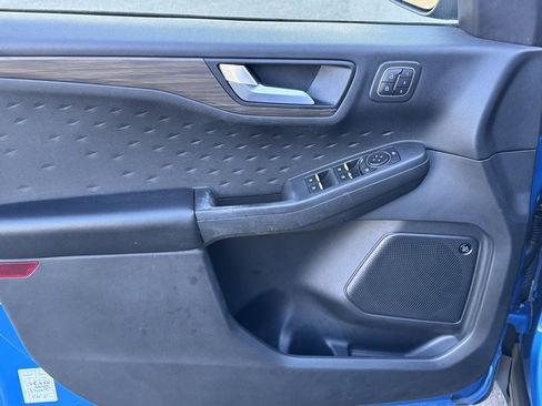 Used 2020 Ford Escape Titanium image 24