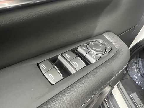 Used 2025 GMC Yukon XL Denali w/ Denali Reserve Package AWD/4WD image 21