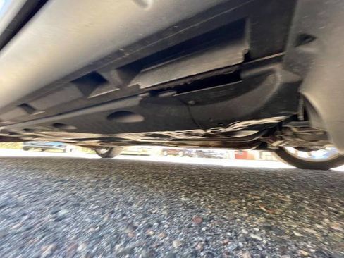 Used 2010 Volkswagen Passat Komfort FWD image 18