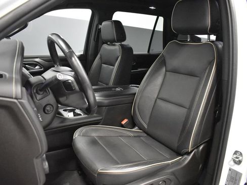 Used 2021 Chevrolet Tahoe Premier w/ Premium Package AWD/4WD image 5