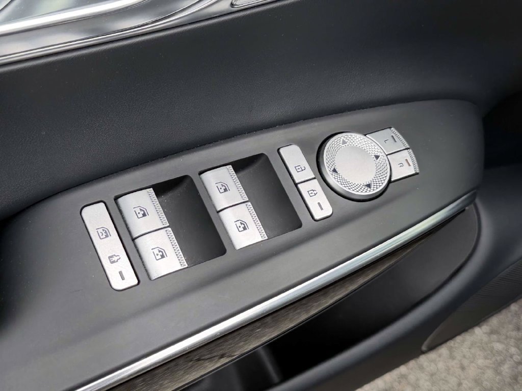 Certified 2025 Genesis GV70 2.5T AWD/4WD image 15