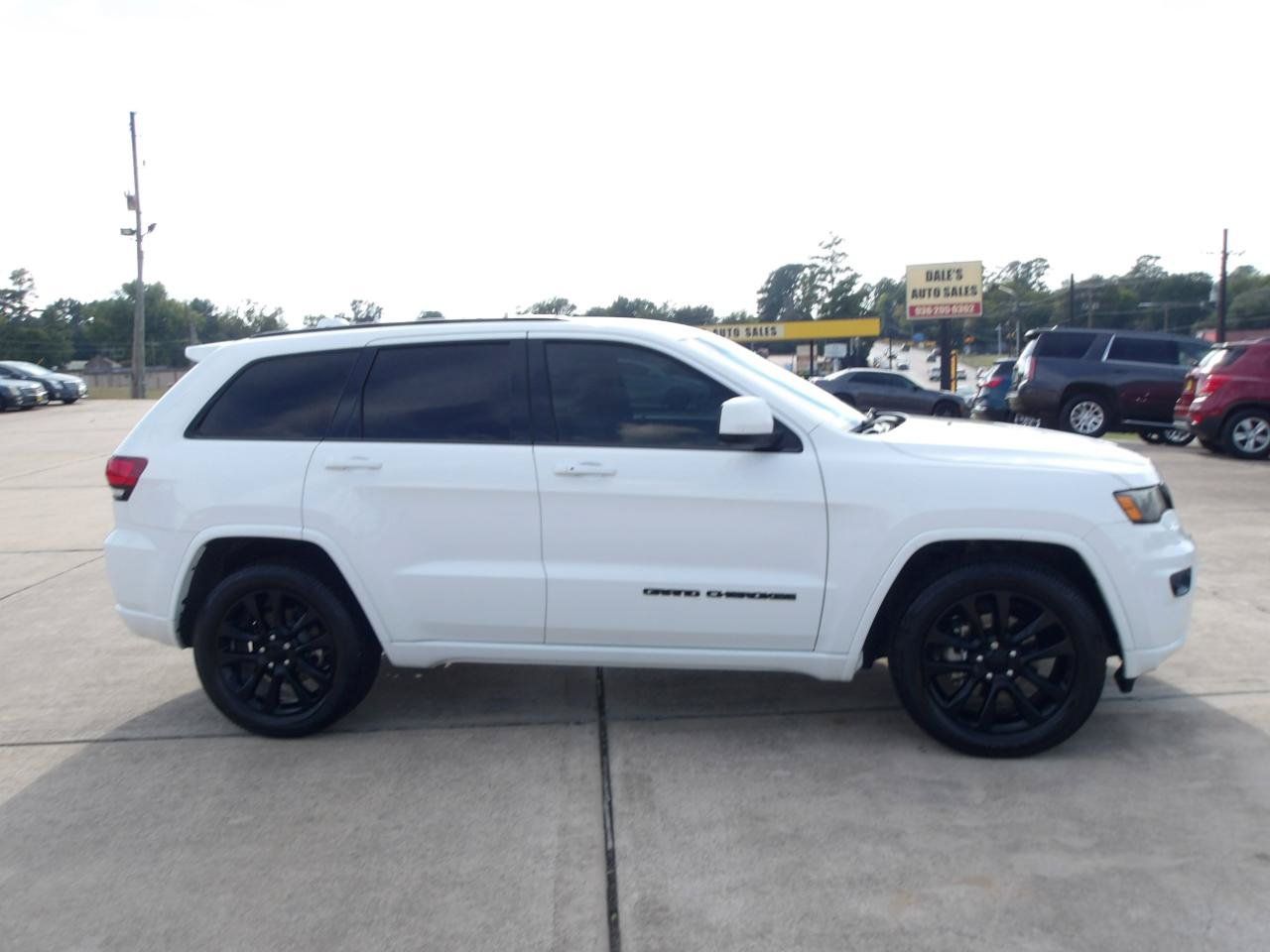 Used 2020 Jeep Grand Cherokee Altitude RWD image 5