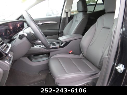 Used 2025 Buick Envision Preferred AWD/4WD image 15