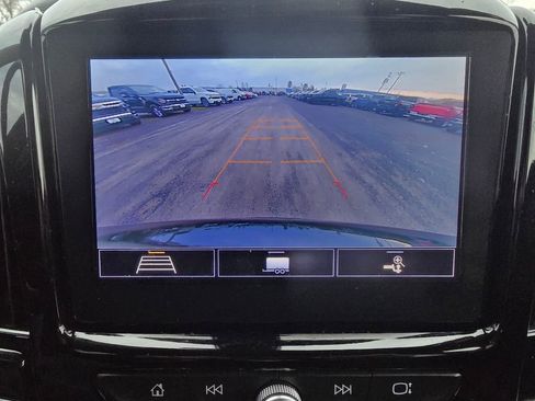 Used 2020 Chevrolet Traverse LT w/ LPO, Blackout Package image 21