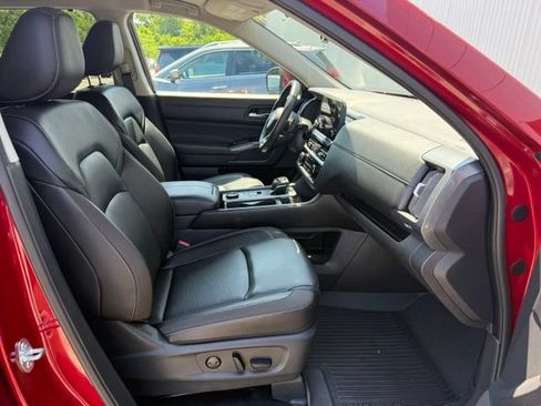 Certified 2025 Nissan Pathfinder SL AWD/4WD image 28