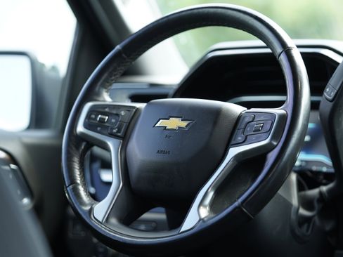 Used 2022 Chevrolet Silverado 1500 LT AWD/4WD image 12