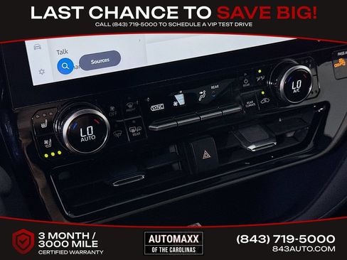 Used 2023 Toyota Highlander Limited FWD image 28