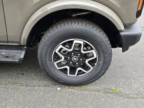 New 2026 Ford Bronco Outer Banks AWD/4WD image 9