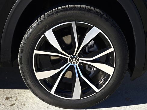 New 2025 Volkswagen Atlas Cross Sport SEL Premium R-Line image 7