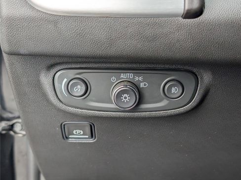 Used 2024 GMC Terrain SLT image 22