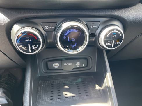 New 2025 Hyundai Venue Limited image 22