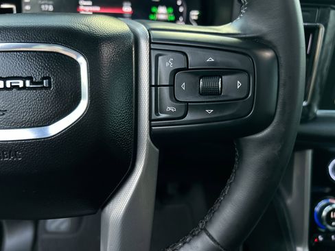 Used 2023 GMC Yukon XL Denali image 21