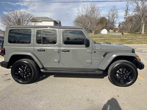 Used 2022 Jeep Wrangler Unlimited Sahara w/ Cold Weather Group image 5