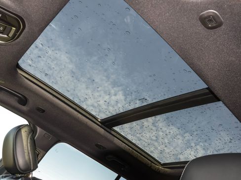 New 2025 Jeep Grand Cherokee Limited w/ Black Appearance Package image 6