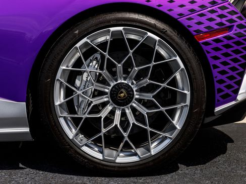 Used 2023 Lamborghini Huracan STO image 15