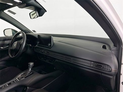 Certified 2025 Honda HR-V Sport image 25