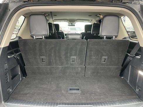 Used 2024 Ford Expedition XLT image 34