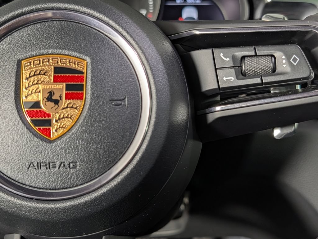 Certified 2026 Porsche Macan AWD/4WD image 39
