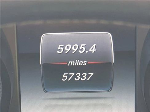 Used 2019 Mercedes-Benz GLC 300 image 10