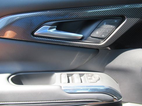 Used 2025 Chevrolet Traverse High Country FWD image 20