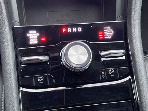 Used 2024 Jeep Grand Cherokee L Overland w/ Luxury Tech Group IV image 19