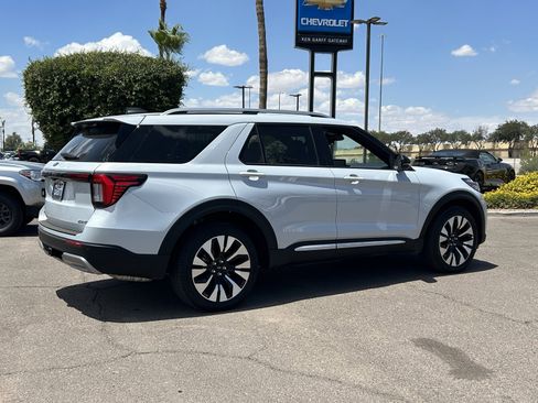 Used 2025 Ford Explorer Platinum w/ LUX Leather Package AWD/4WD image 5