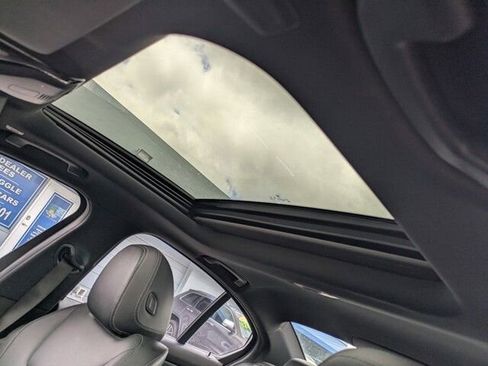 Used 2019 BMW 330i xDrive Sedan w/ Premium Package image 13