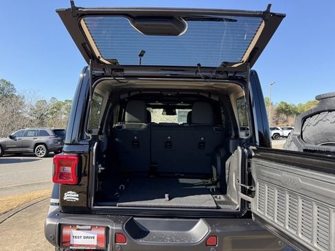 New 2026 Jeep Wrangler Unlimited Rubicon image 31