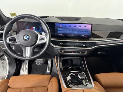 Used 2024 BMW X7 xDrive40i w/ M Sport Package AWD/4WD image 13