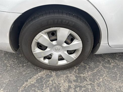 Used 2009 Toyota Camry LE FWD image 11