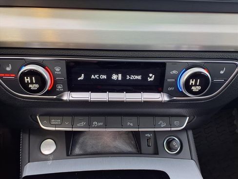 Used 2023 Audi Q5 e Premium Plus w/ Premium Plus Package image 21