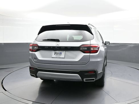 Certified 2023 Honda Pilot Touring image 5