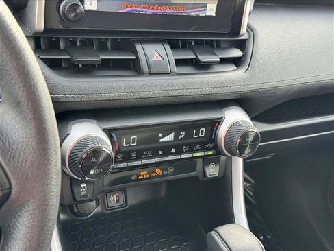 Used 2025 Toyota RAV4 XLE AWD/4WD image 16