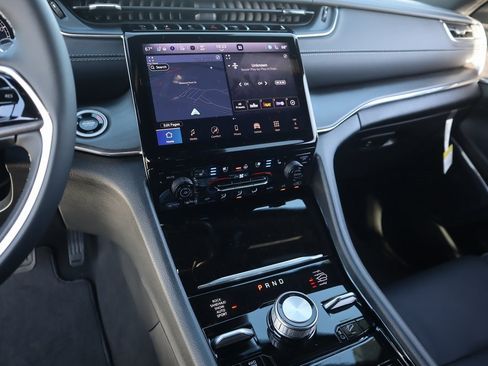 New 2025 Jeep Grand Cherokee L Overland w/ Luxury Tech Group IV image 5