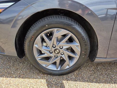 Used 2024 Hyundai Elantra SEL FWD image 27