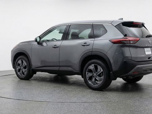 Used 2025 Nissan Rogue SV FWD image 6