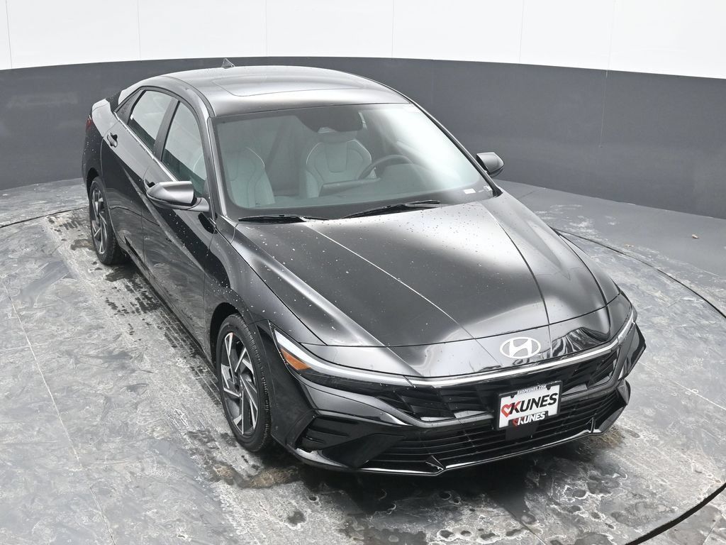 Used 2026 Hyundai Elantra Limited w/ Cargo Package FWD image 39